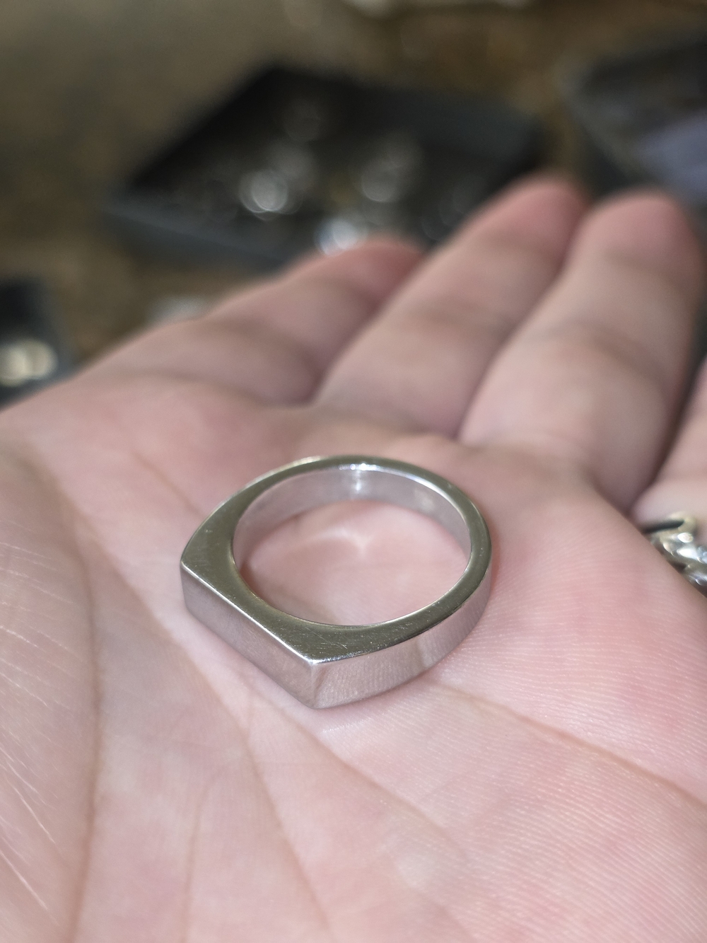 Signet Petite Rectangular Ring - Picture 5 of 5
